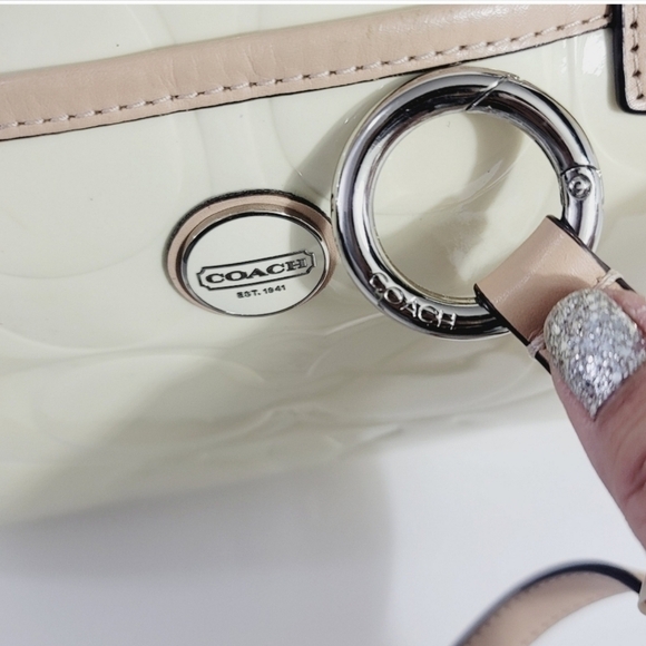 Coach Signature Embossed Patent Leather F25189 Elegant Cream Handbag Crossbody - Picture 12 of 17